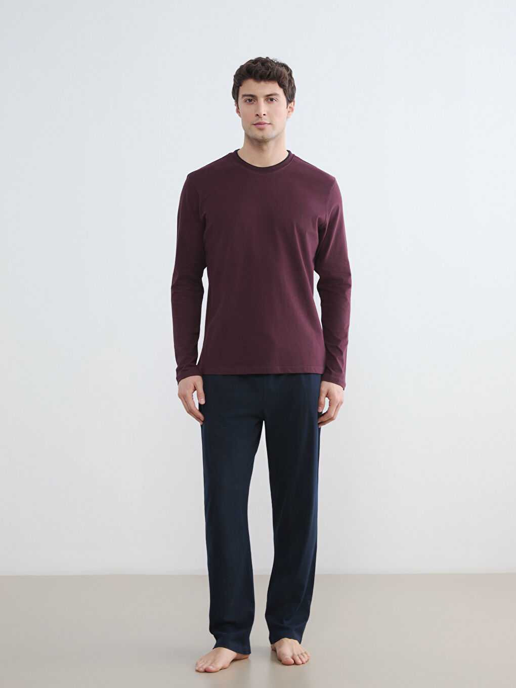 Ерлерге арналған дөңгелек жағалы пижаманың үсті-1