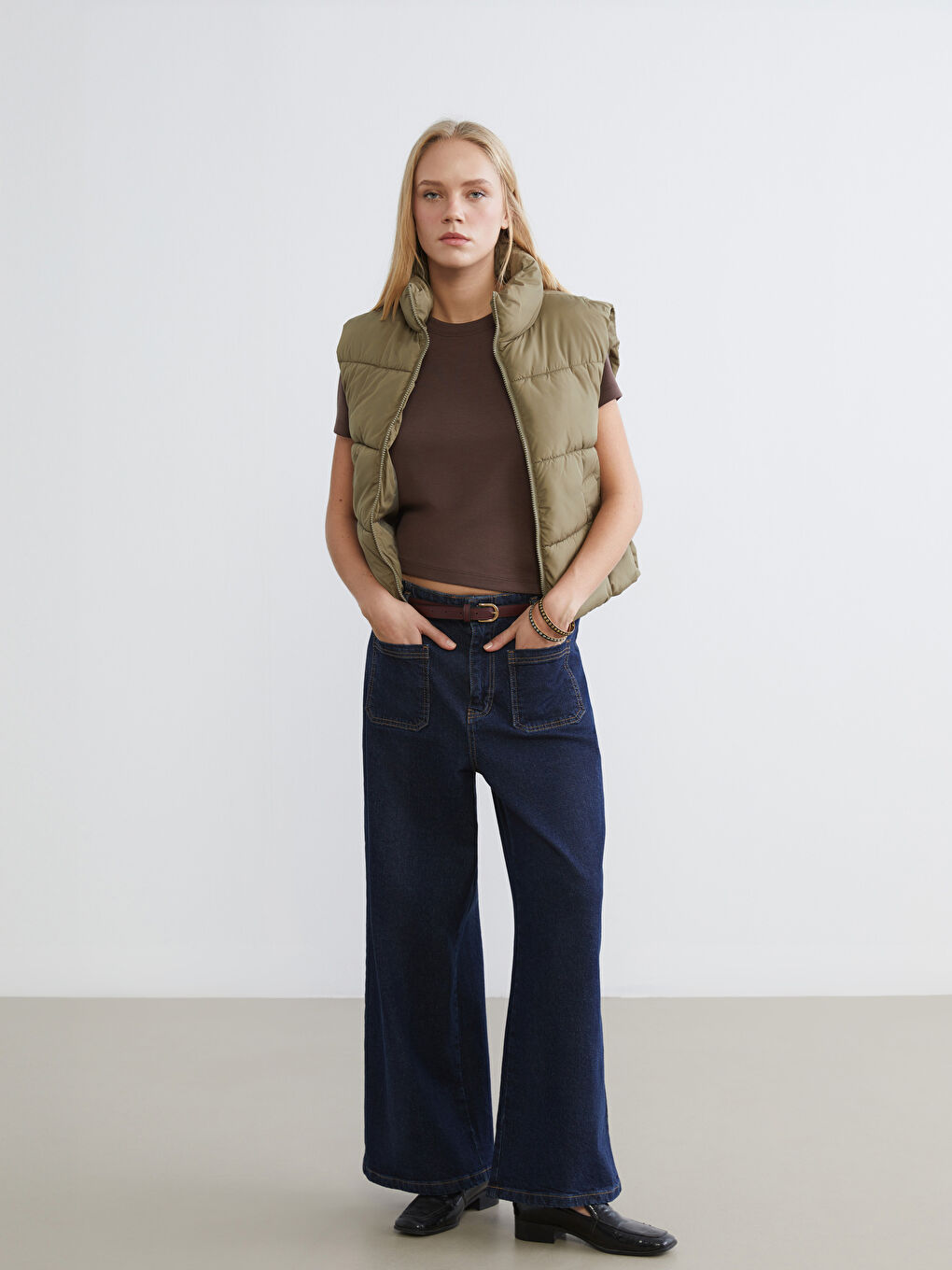 Puf Ženski Prsluk sa Levak Izrezom-1