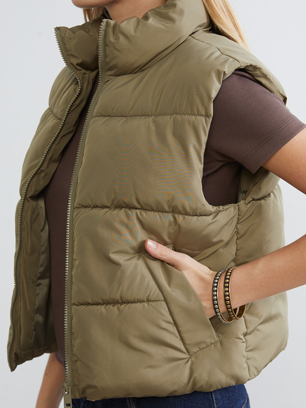 Puf Ženski Prsluk sa Levak Izrezom-2