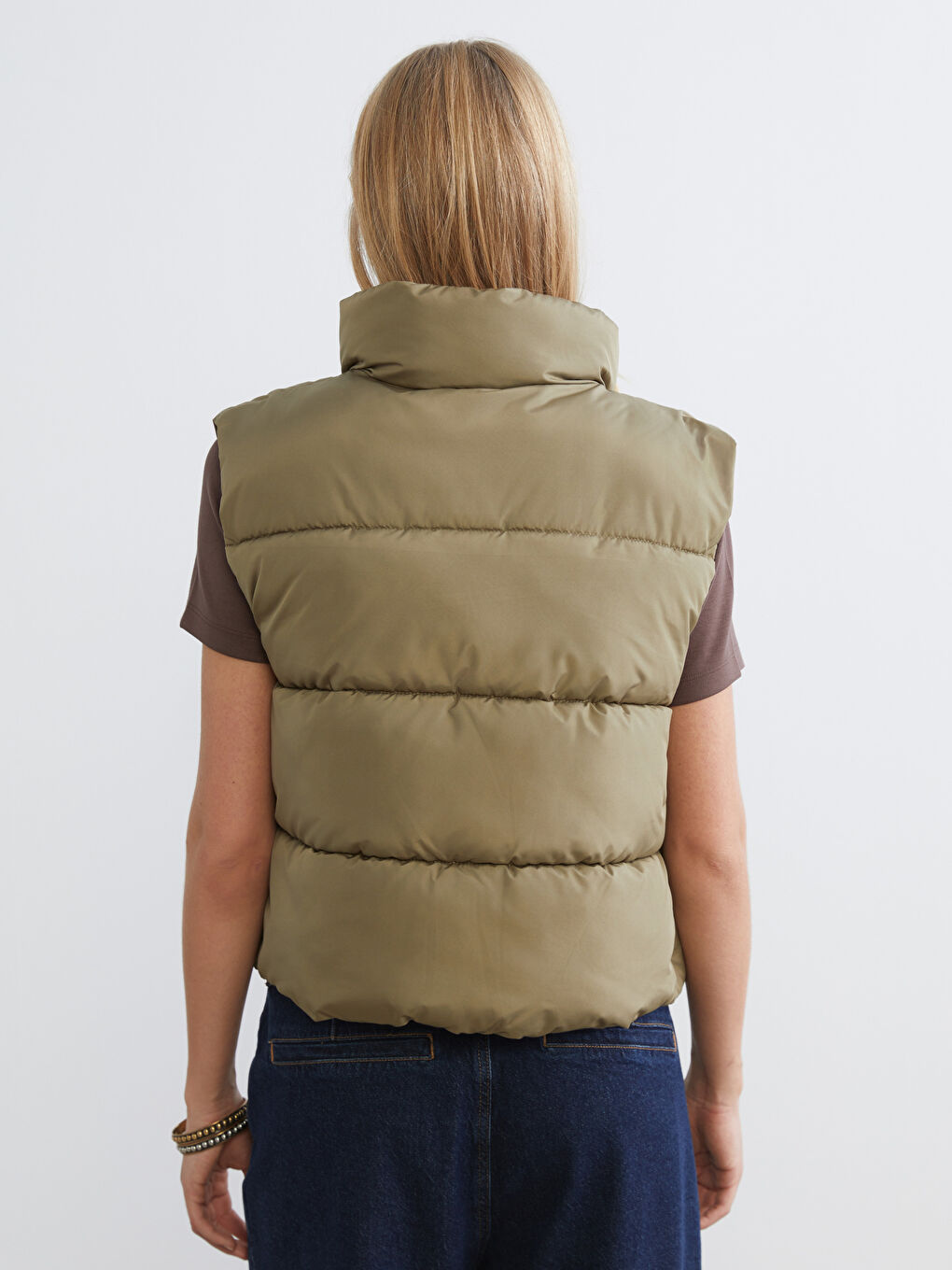 Puf Ženski Prsluk sa Levak Izrezom-4