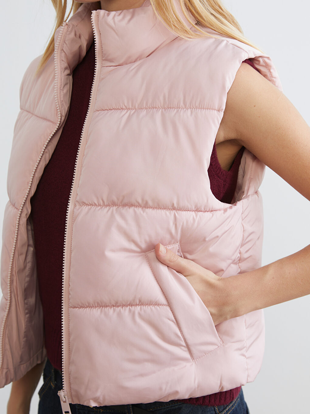 Puf Ženski Prsluk sa Levak Izrezom-2