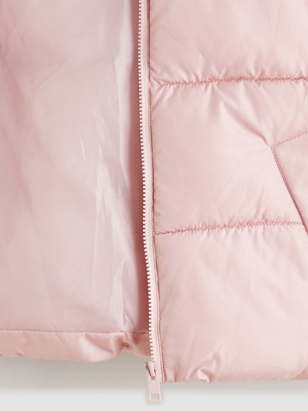 Puf Ženski Prsluk sa Levak Izrezom-7