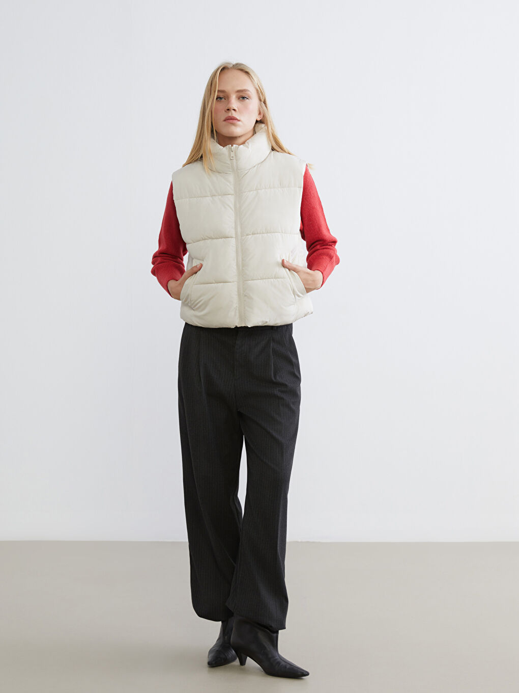 Puf Ženski Prsluk sa Levak Izrezom-1