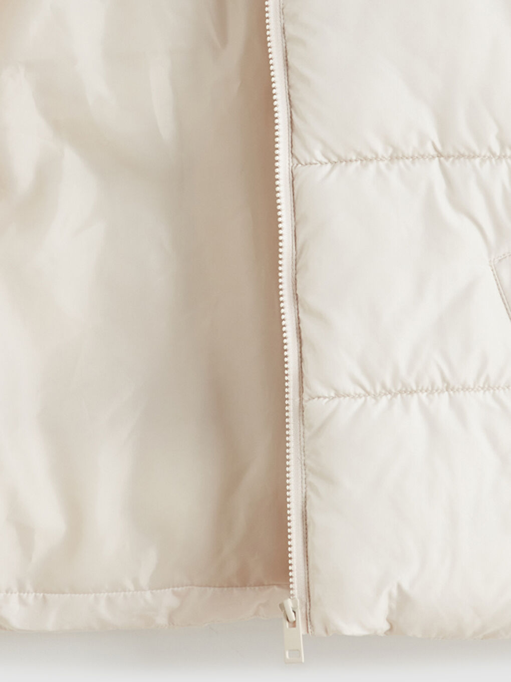 Puf Ženski Prsluk sa Levak Izrezom-7