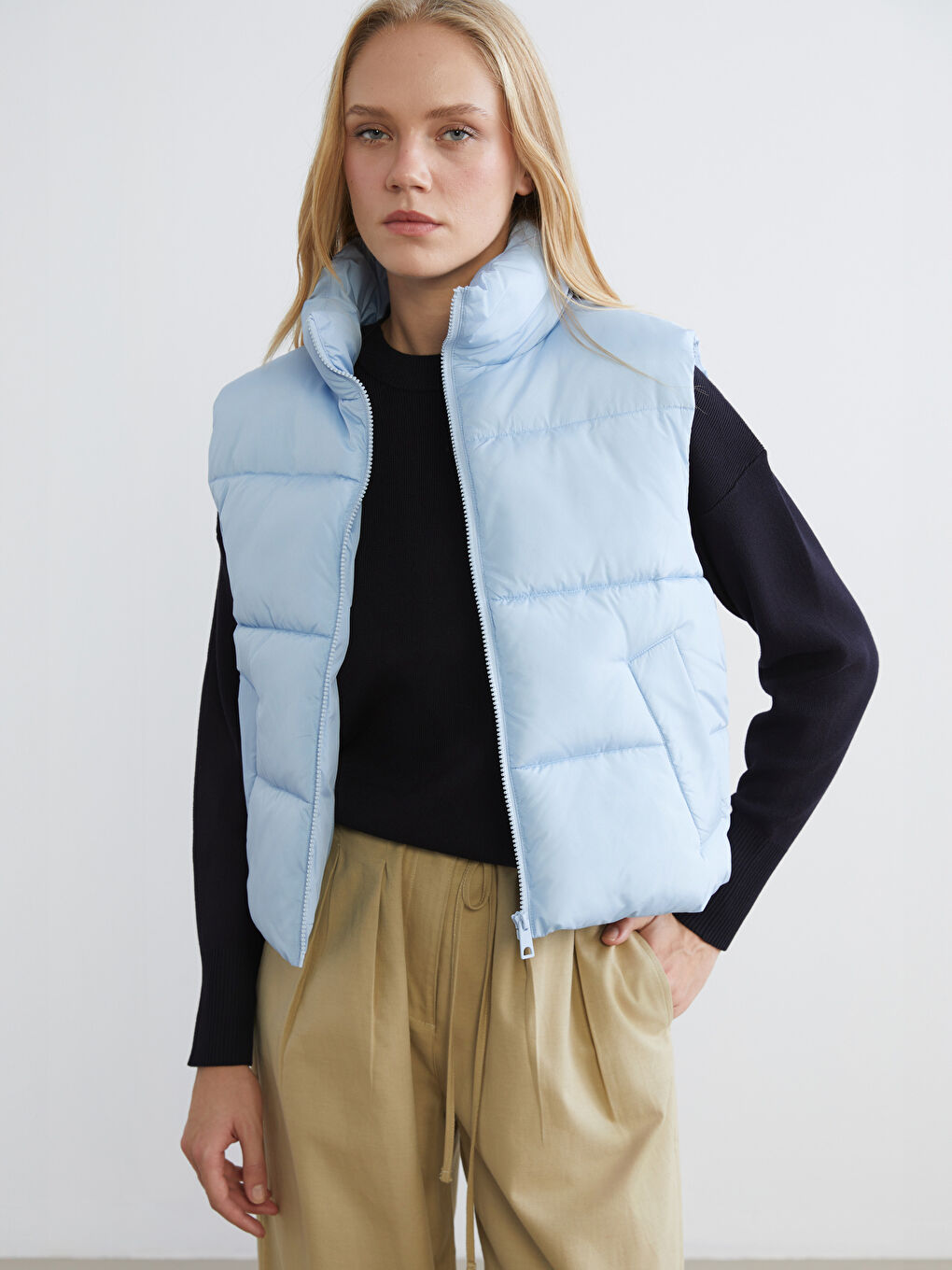 Dik Yaka Kadın Şişme Yelek