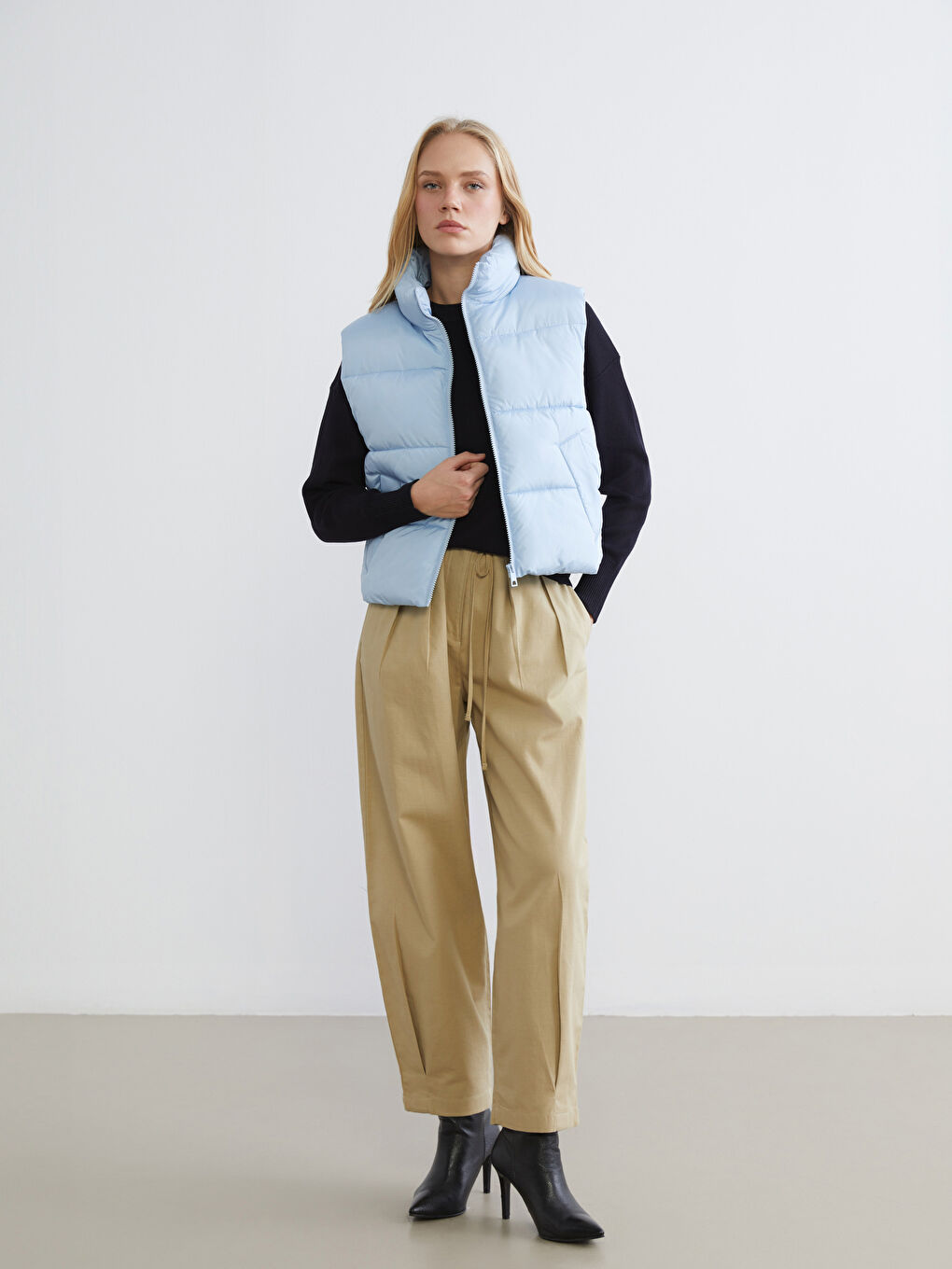 Dik Yaka Kadın Şişme Yelek-1