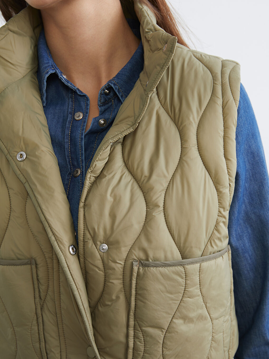 Woman KHAKI Puffer Gilet-2