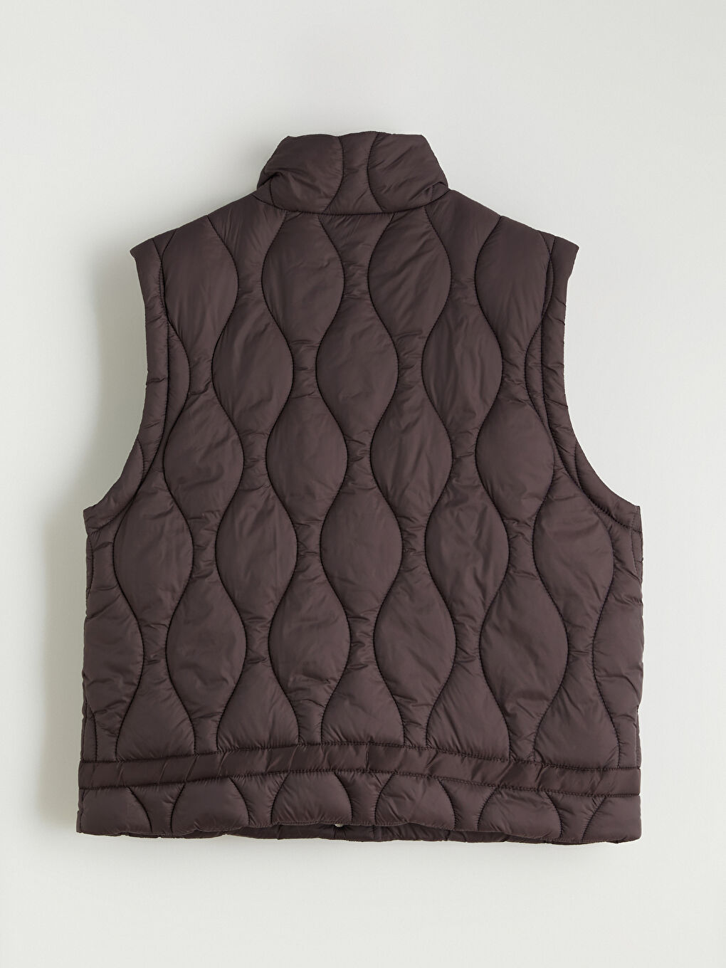 Kahverengi Dik Yaka Kapitone Oversize Kadın Şişme Yelek-6