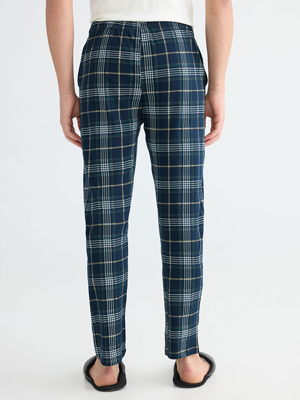 Classic Fit Plaid Men's Pajama Bottoms-3