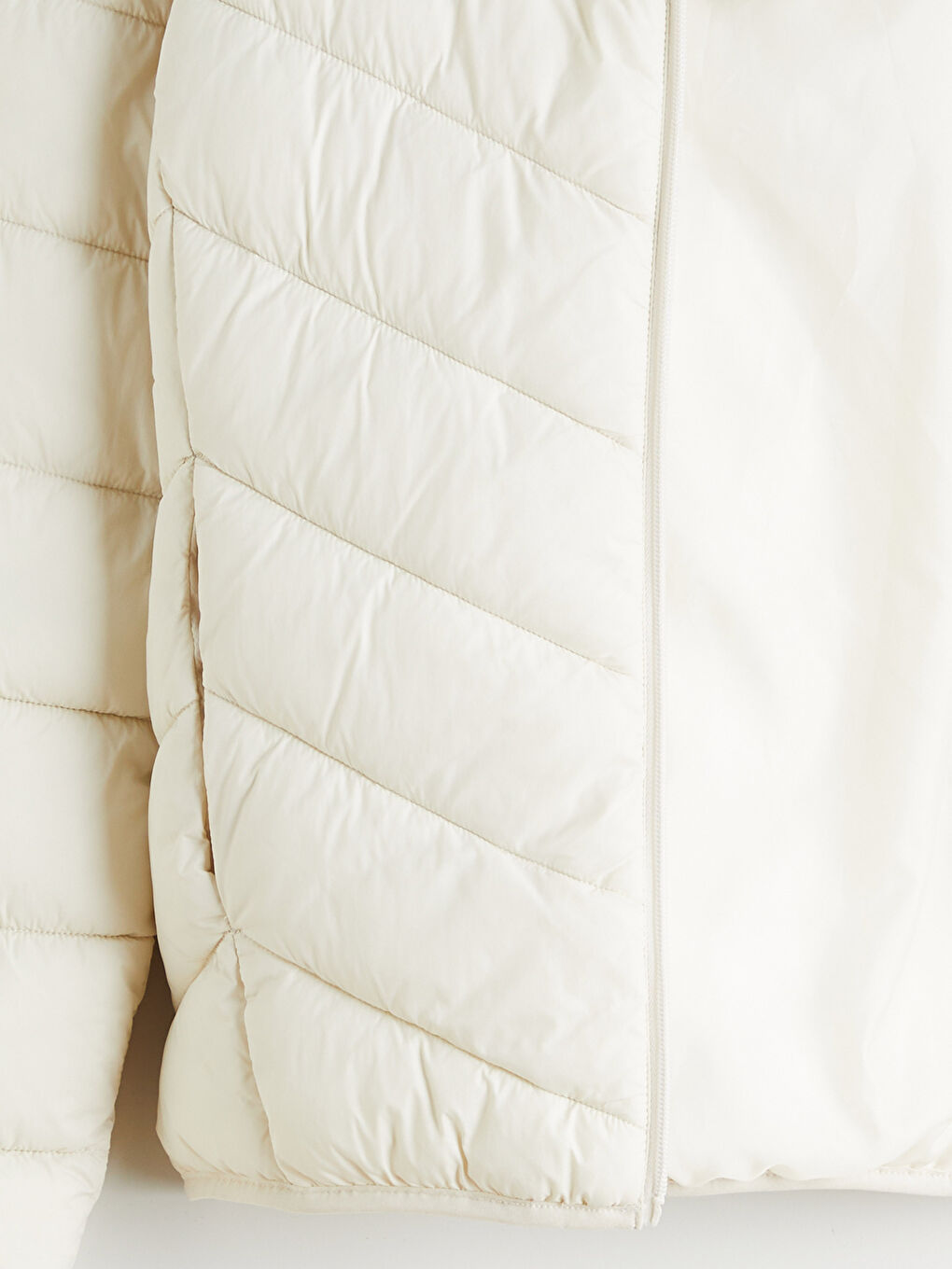 Ekru Kapüşonlu Kadın Şişme Mont-6