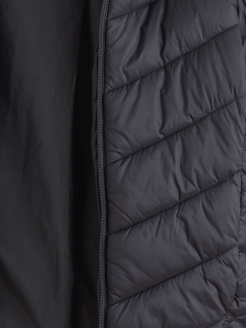 Siyah Kapüşonlu Kadın Şişme Mont-5