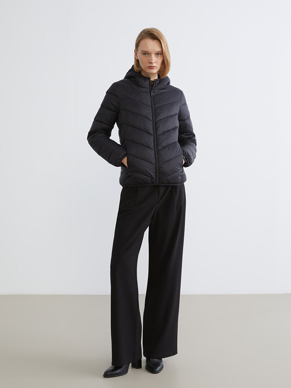 ქალი შავი დუტის ქურთუკი-1