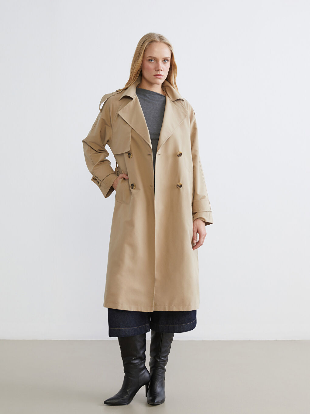 Bej Kruvaze Yaka Kadın Trençkot-1