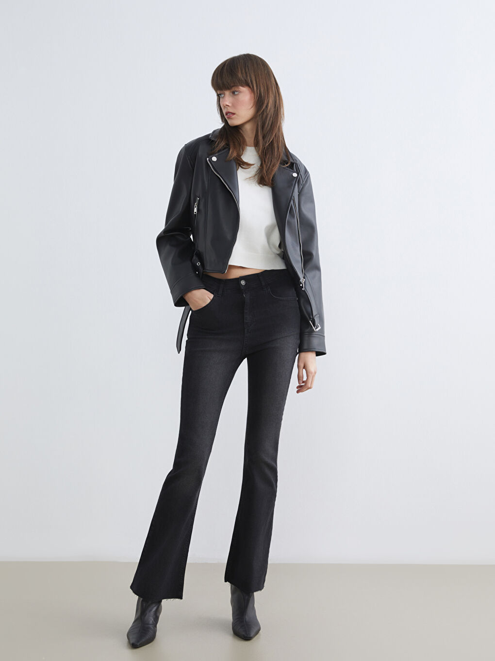 Siyah Gömlek Yaka Kadın Deri Görünümlü Ceket-1