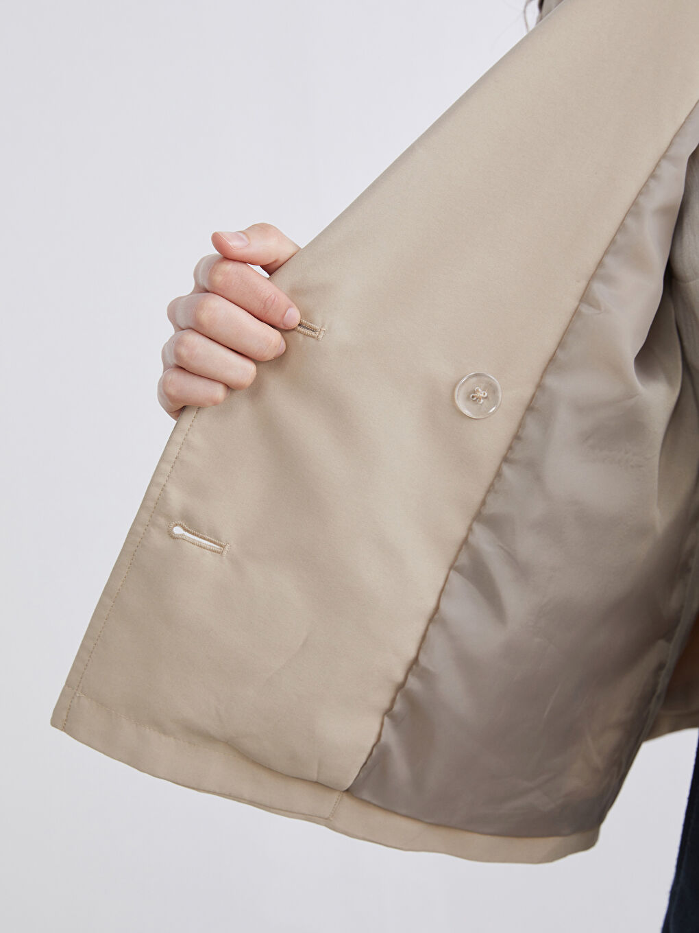 Bej Kruvaze Yaka Oversize Kadın Trençkot-3