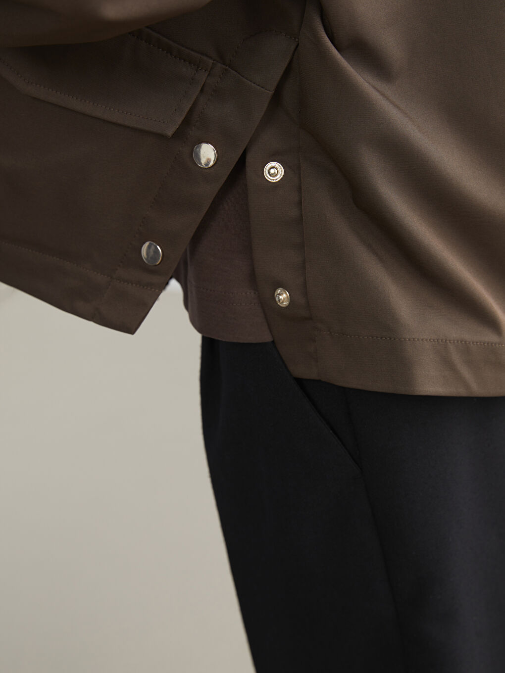 Kahverengi Kapüşonlu Oversize Kadın Yağmurluk-4