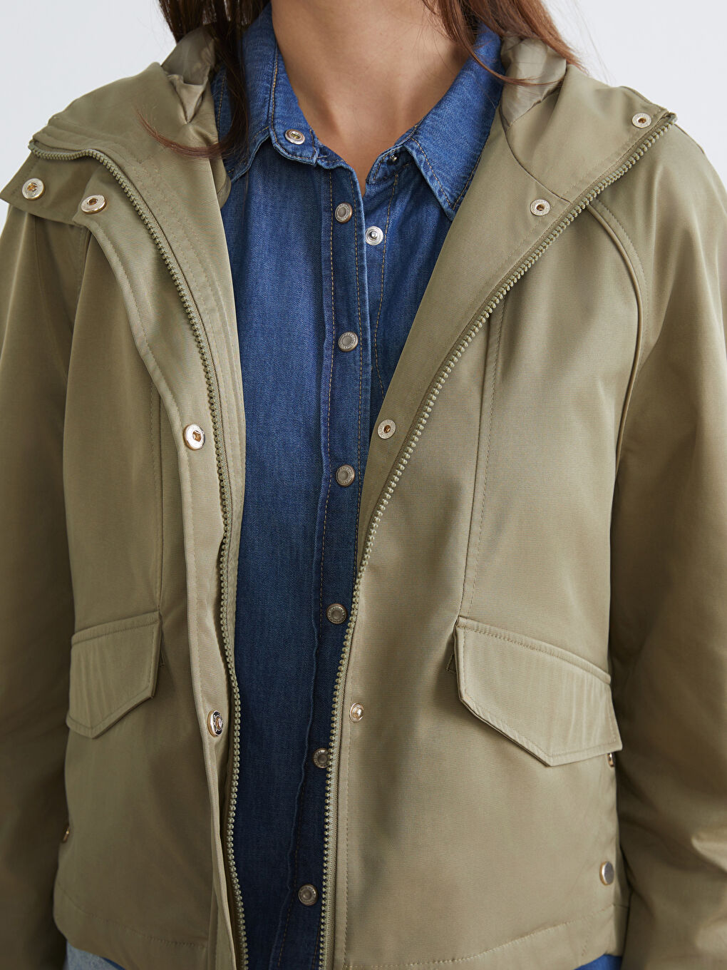 Haki Kapüşonlu Oversize Kadın Yağmurluk-2