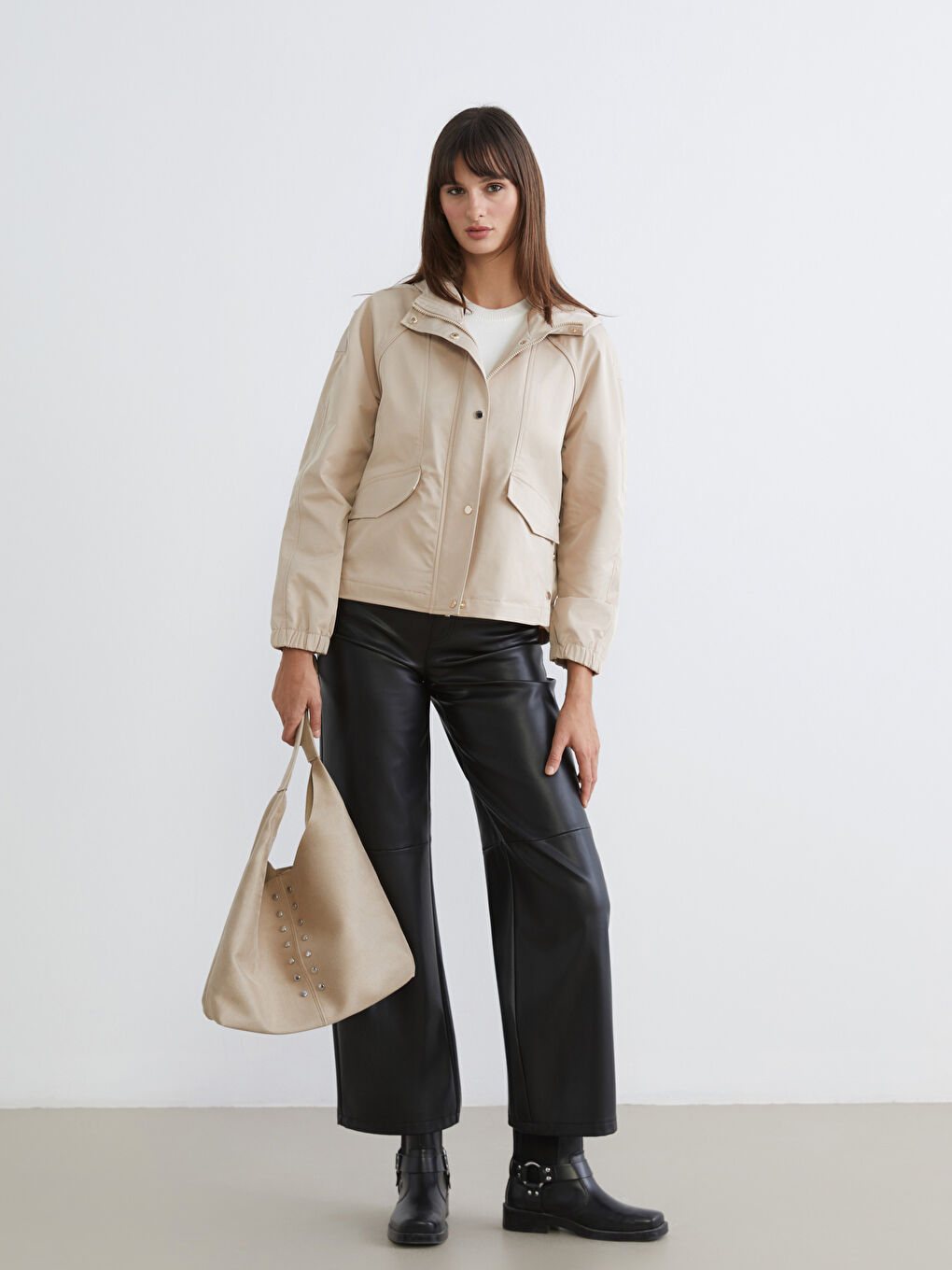 Bej Kapüşonlu Oversize Kadın Yağmurluk-1