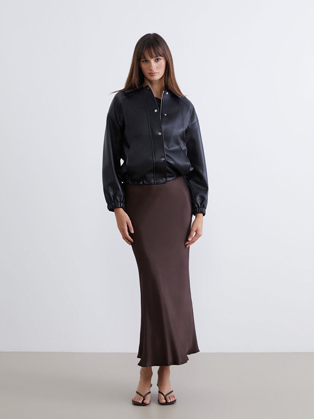 Siyah Gömlek Yaka Oversize Kadın Deri Görünümlü Ceket-1