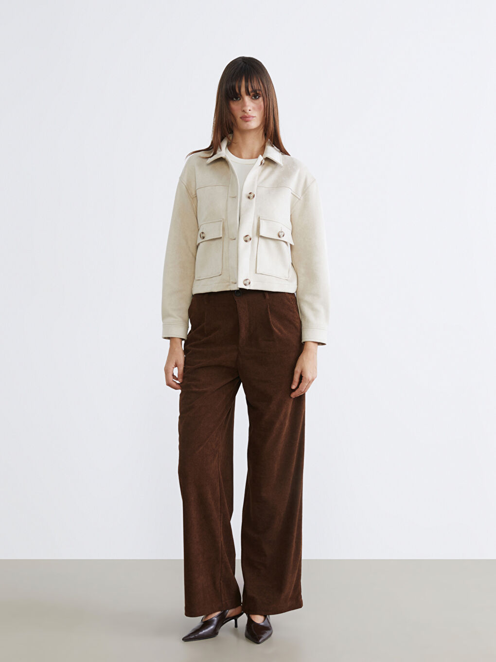 Bej Gömlek Yaka Süet Görünümlü Kadın Ceket-1