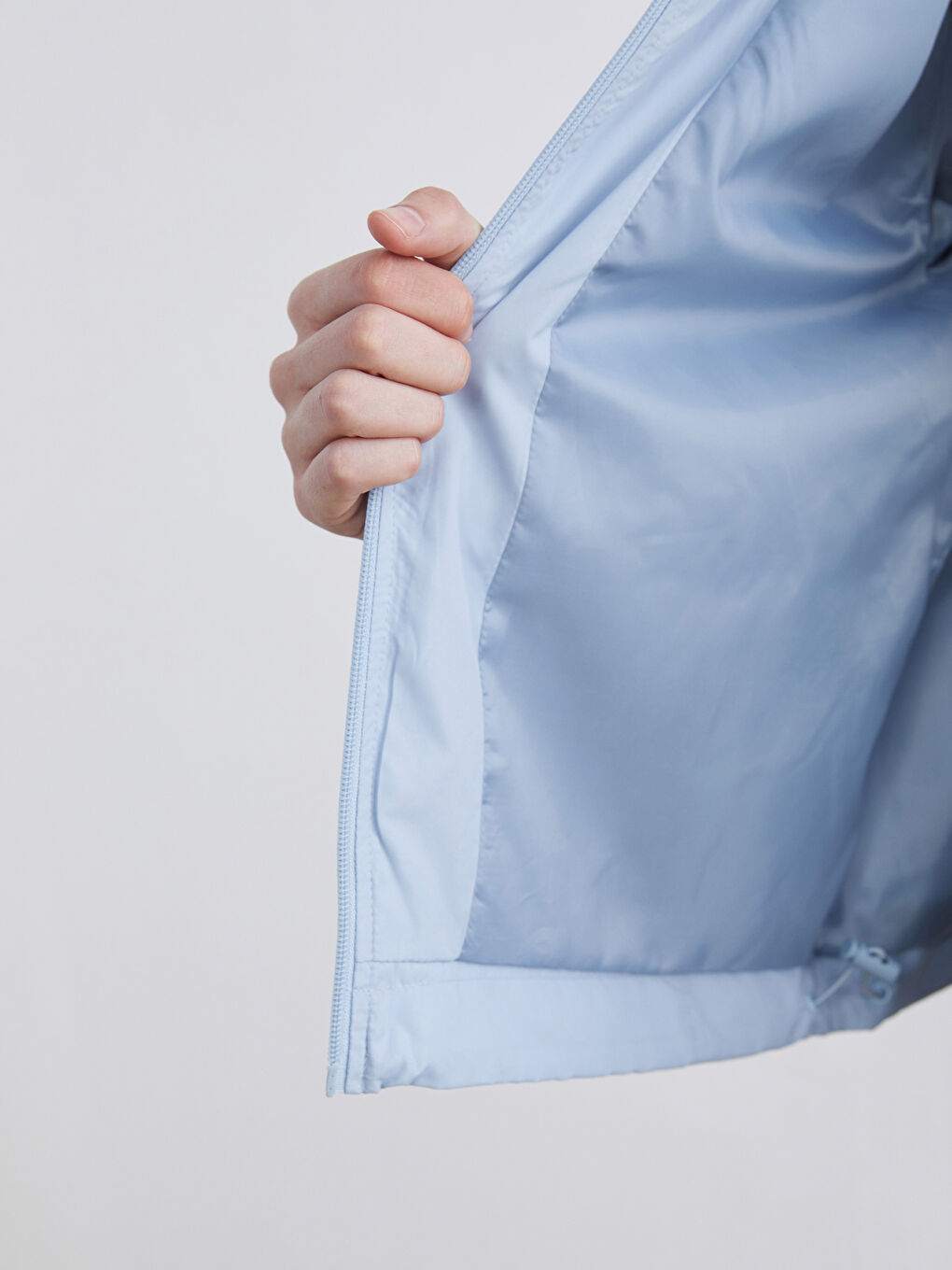 Oversized hooded raincoat for women.-3