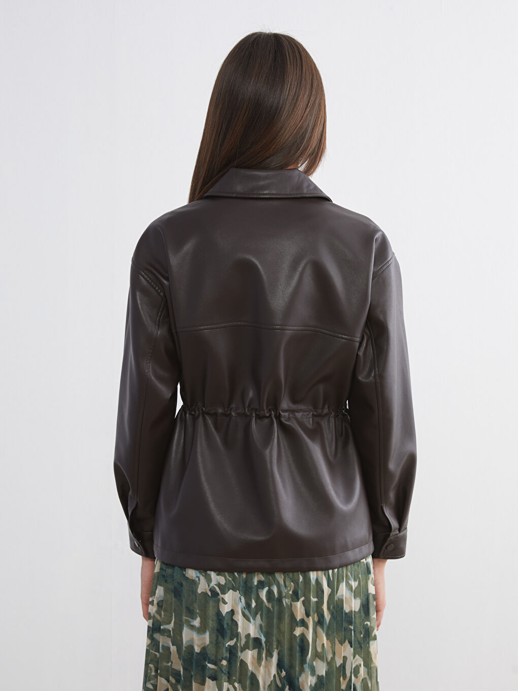 Kahverengi Gömlek Yaka Kadın Deri Görünümlü Ceket-4