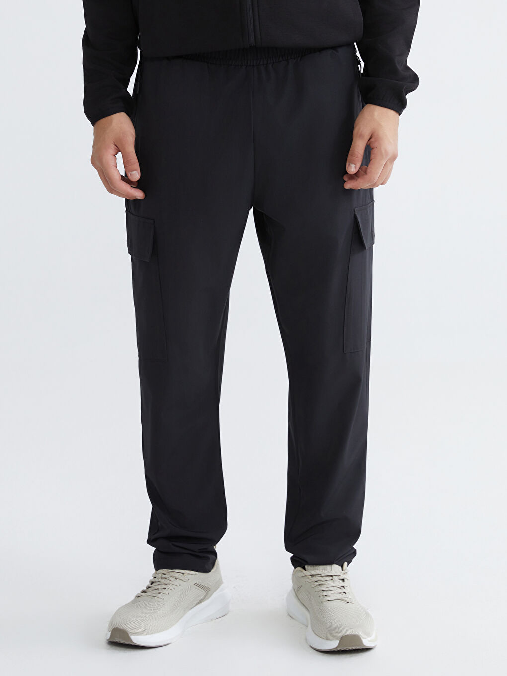 Siyah Standart Kalıp Erkek Jogger Eşofman Altı-1