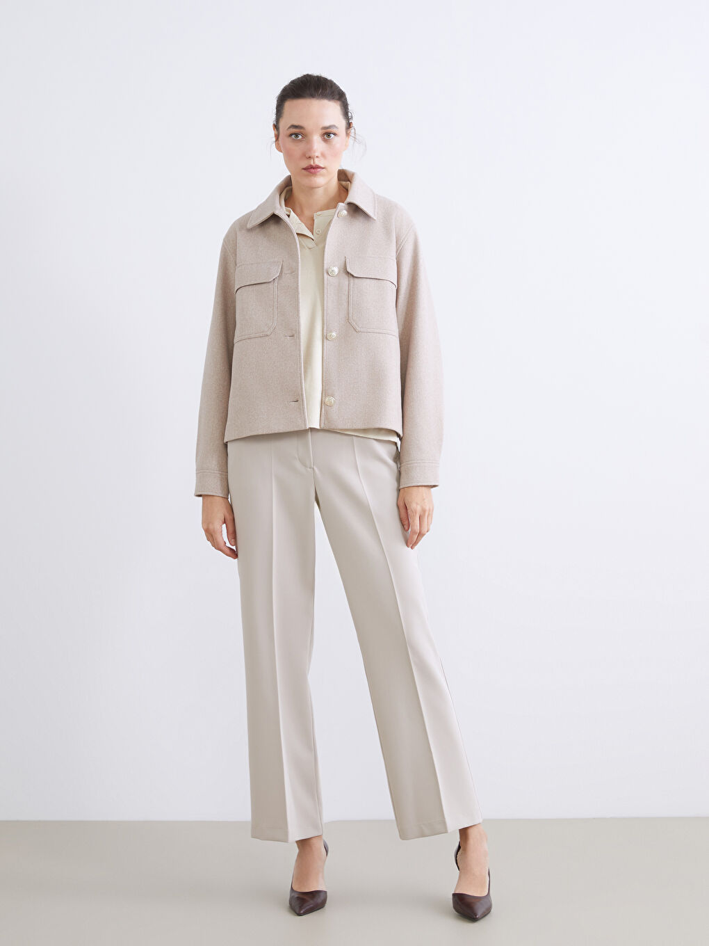 Bej Gömlek Yaka Kadın Kaşe Ceket	-1