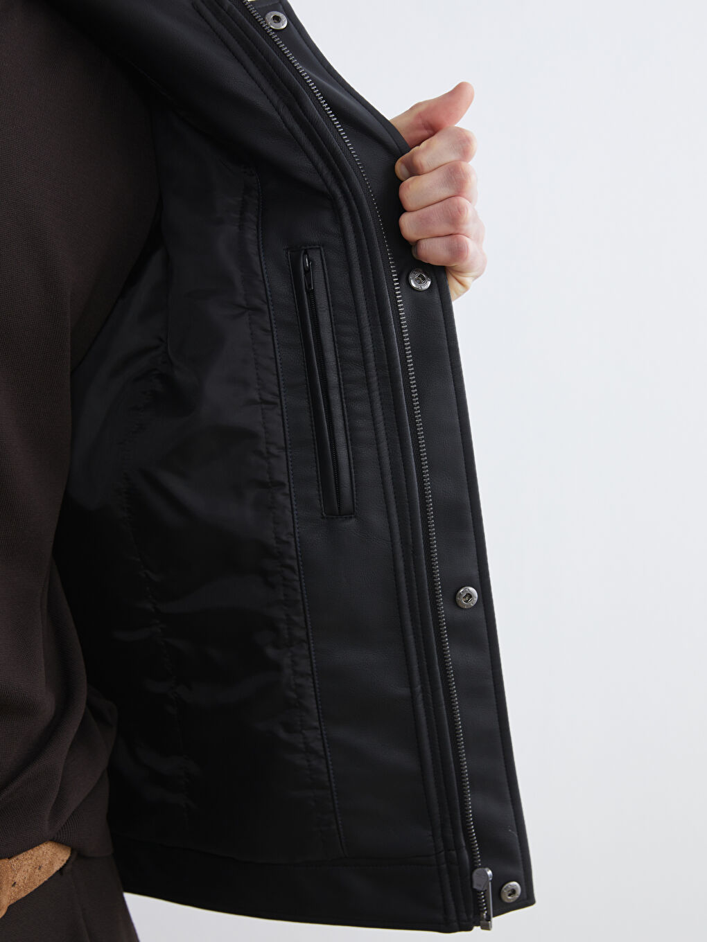 Siyah Standart Kalıp Erkek Deri Görünümlü Mont-3