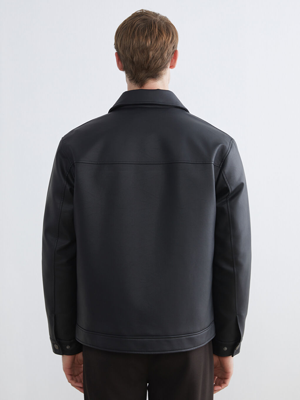 Siyah Standart Kalıp Erkek Deri Görünümlü Mont-4