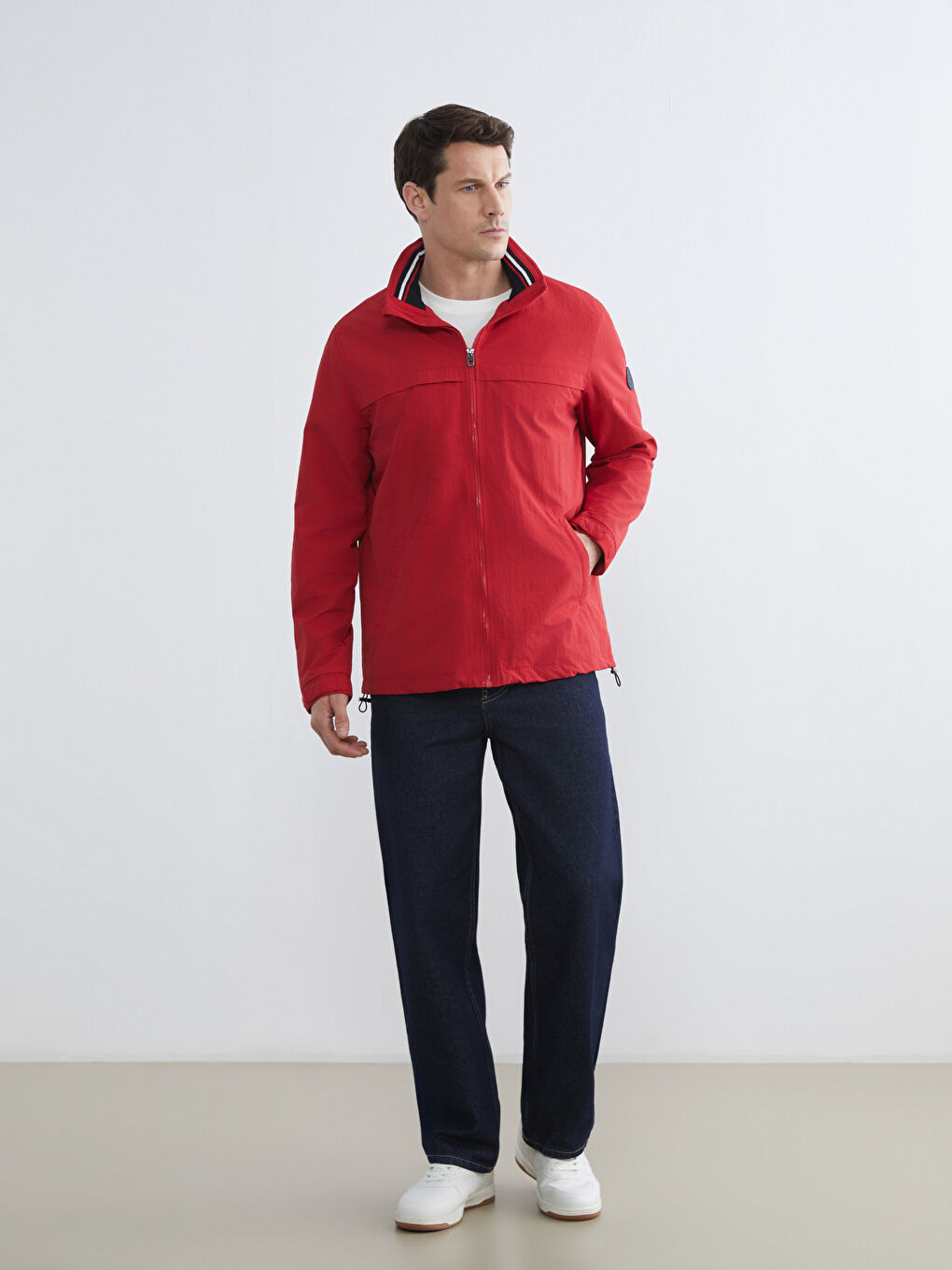 Kırmızı Standart Kalıp Kapüşonlu Erkek Yağmurluk-1