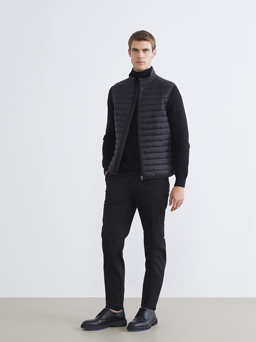 Siyah Dik Yaka Erkek Şişme Yelek-1