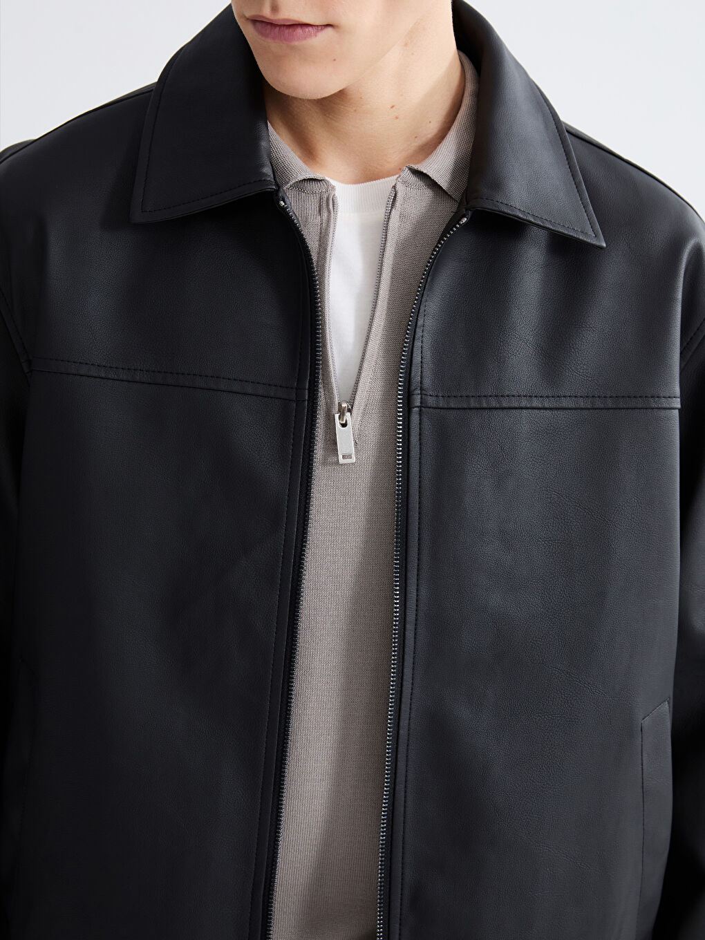 Siyah Standart Kalıp Gömlek Yaka Erkek Deri Görünümlü Mont-2