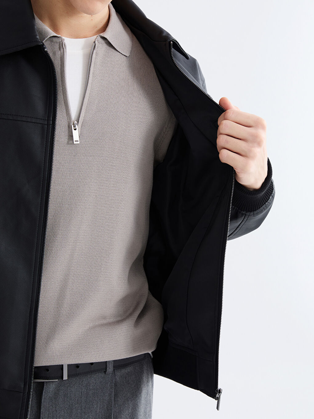 Siyah Standart Kalıp Gömlek Yaka Erkek Deri Görünümlü Mont-3