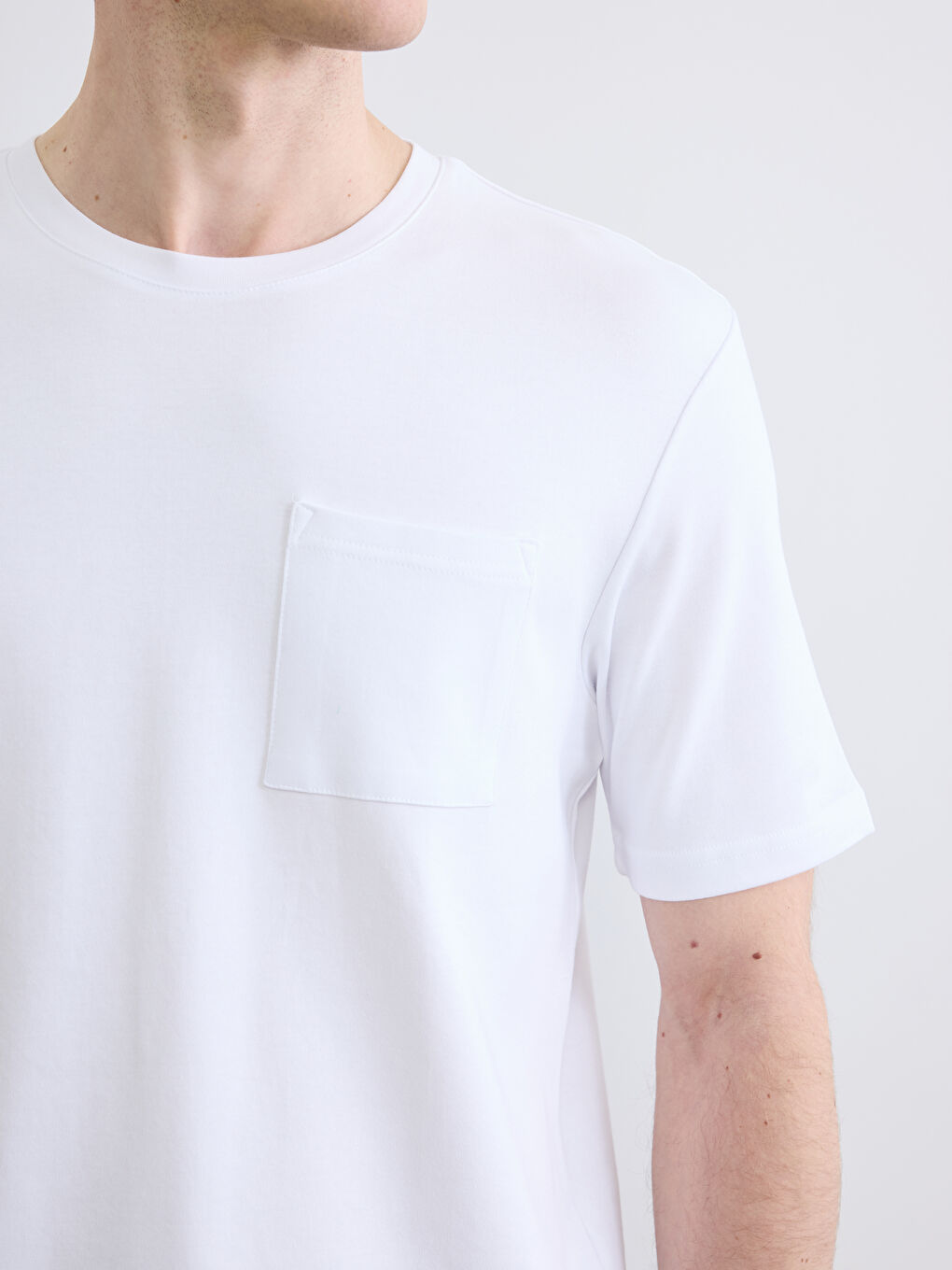 Beyaz Bisiklet Yaka Penye Erkek Tişört-2