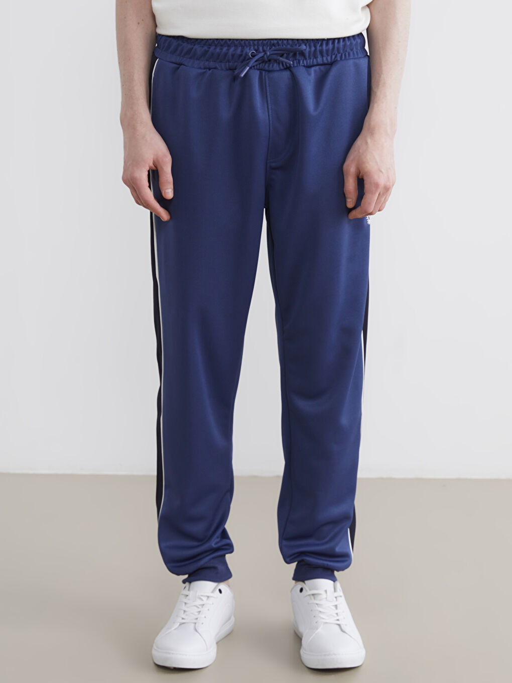 تەرەکسوتی غارغارێن نیلی پیاو-1