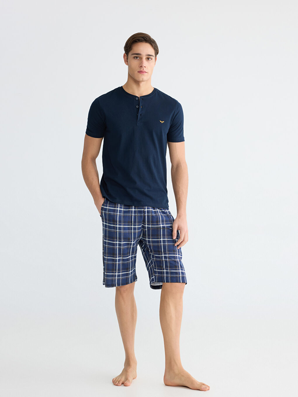 طقم بيجامة قصيرة للرجال بحجم عادي