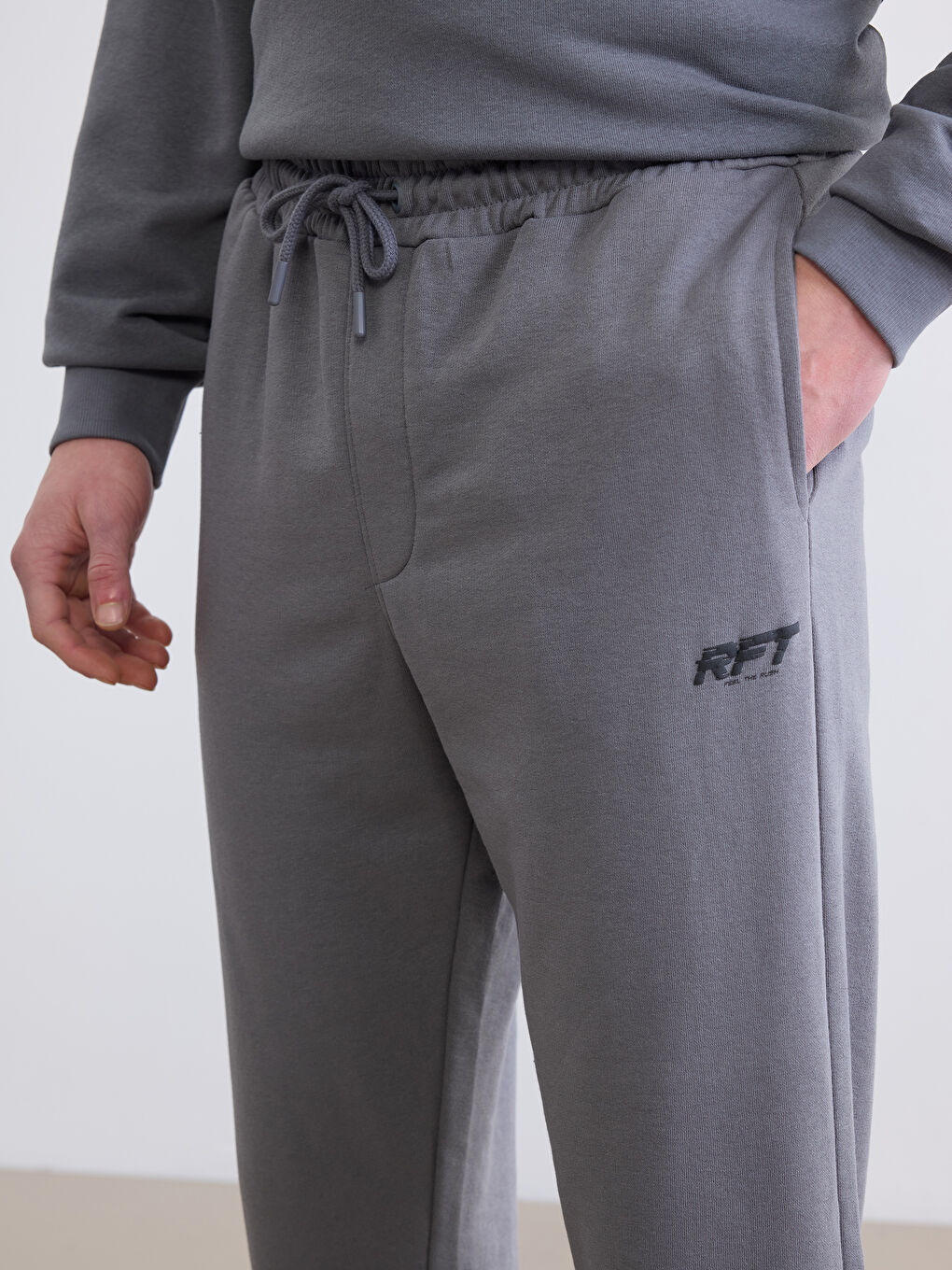 Мъжки джогъри с обикновена кройка-2