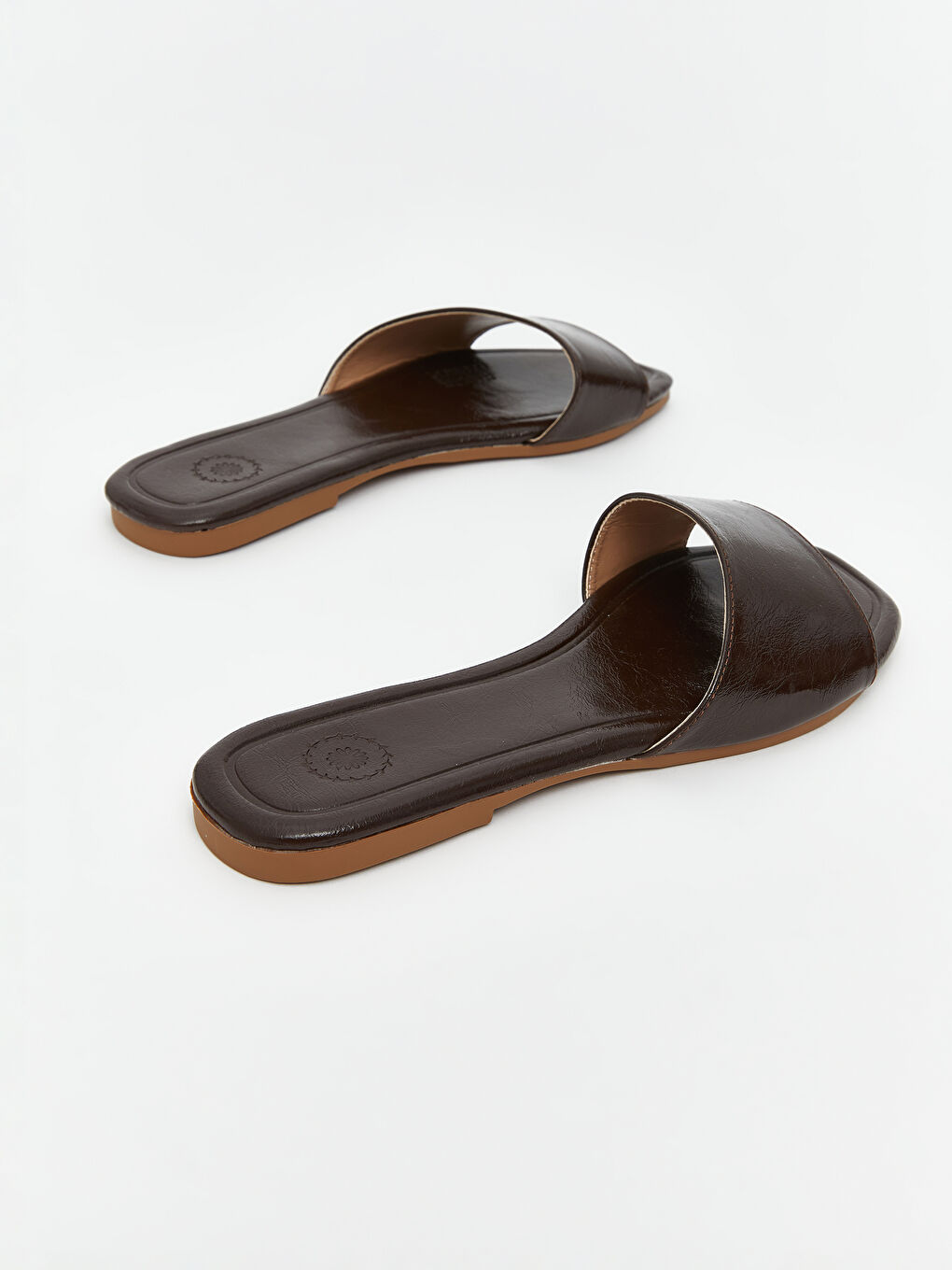 Kahverengi Kadın Terlik-4