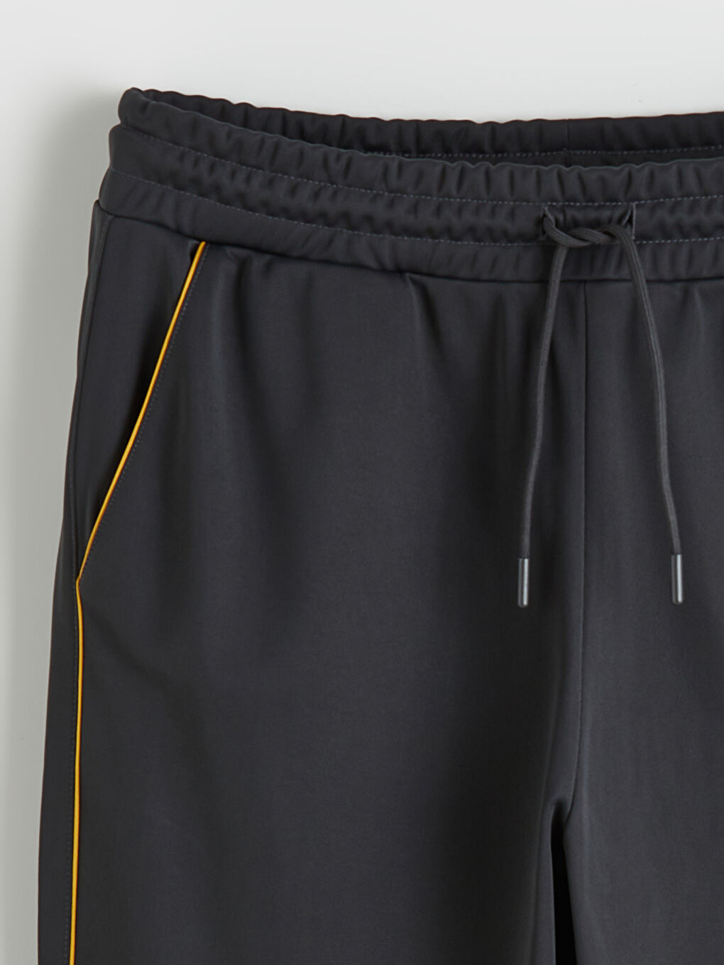 Gri Standart Kalıp Real Madrid Baskılı Erkek Eşofman Altı-1