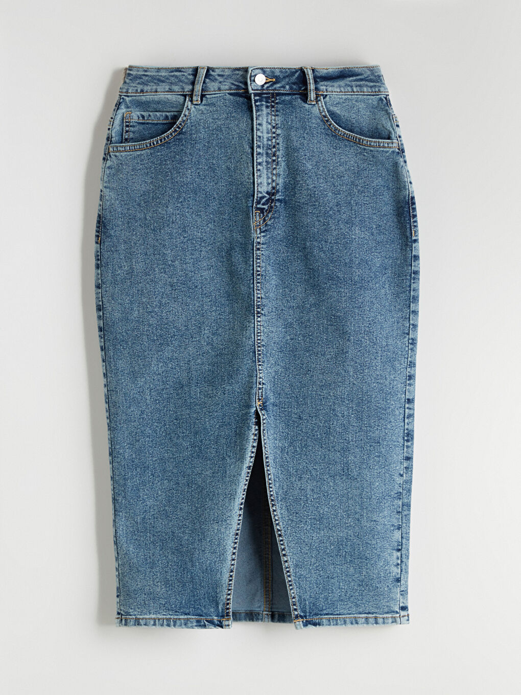 Джинсовая юбка слим с дерзким разрезом.-4