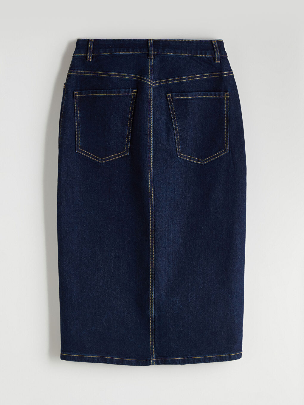 Джинсовая юбка слим с дерзким разрезом.-6