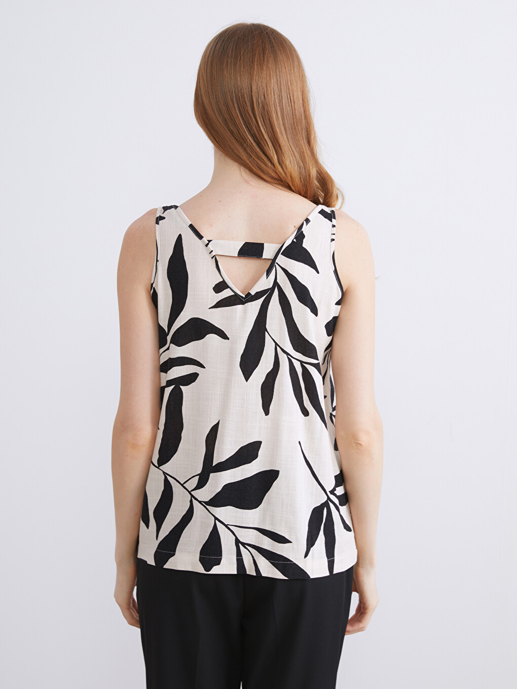 Blouse en mélange de lin à motifs avec encolure en V pour femme-7