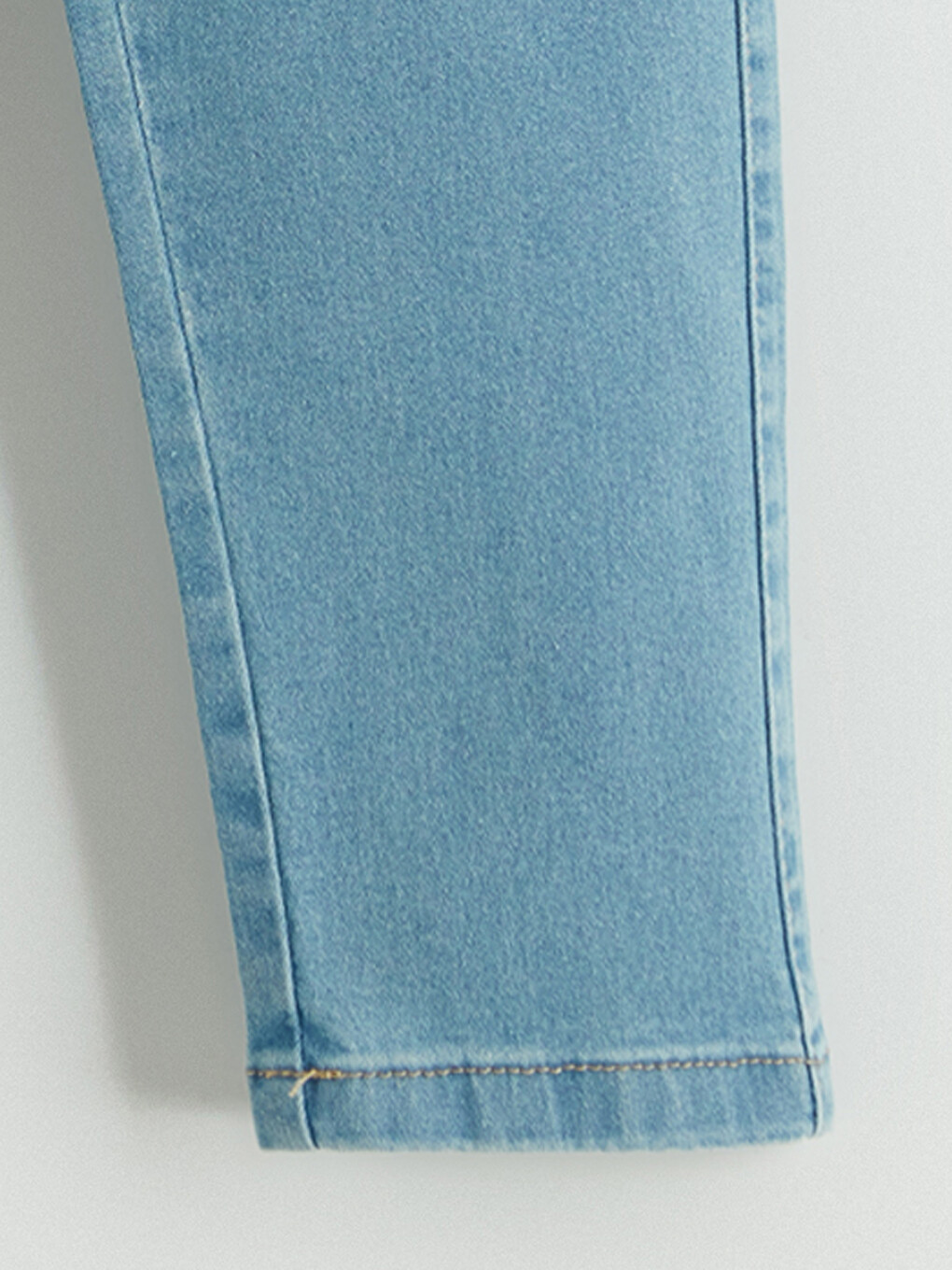 Boys' Regular Fit Cargo Jeans-2