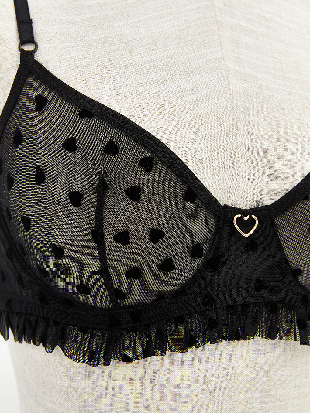 Siyah Balenli Dolgusuz Kalp Desenli Tişört Sütyen-2