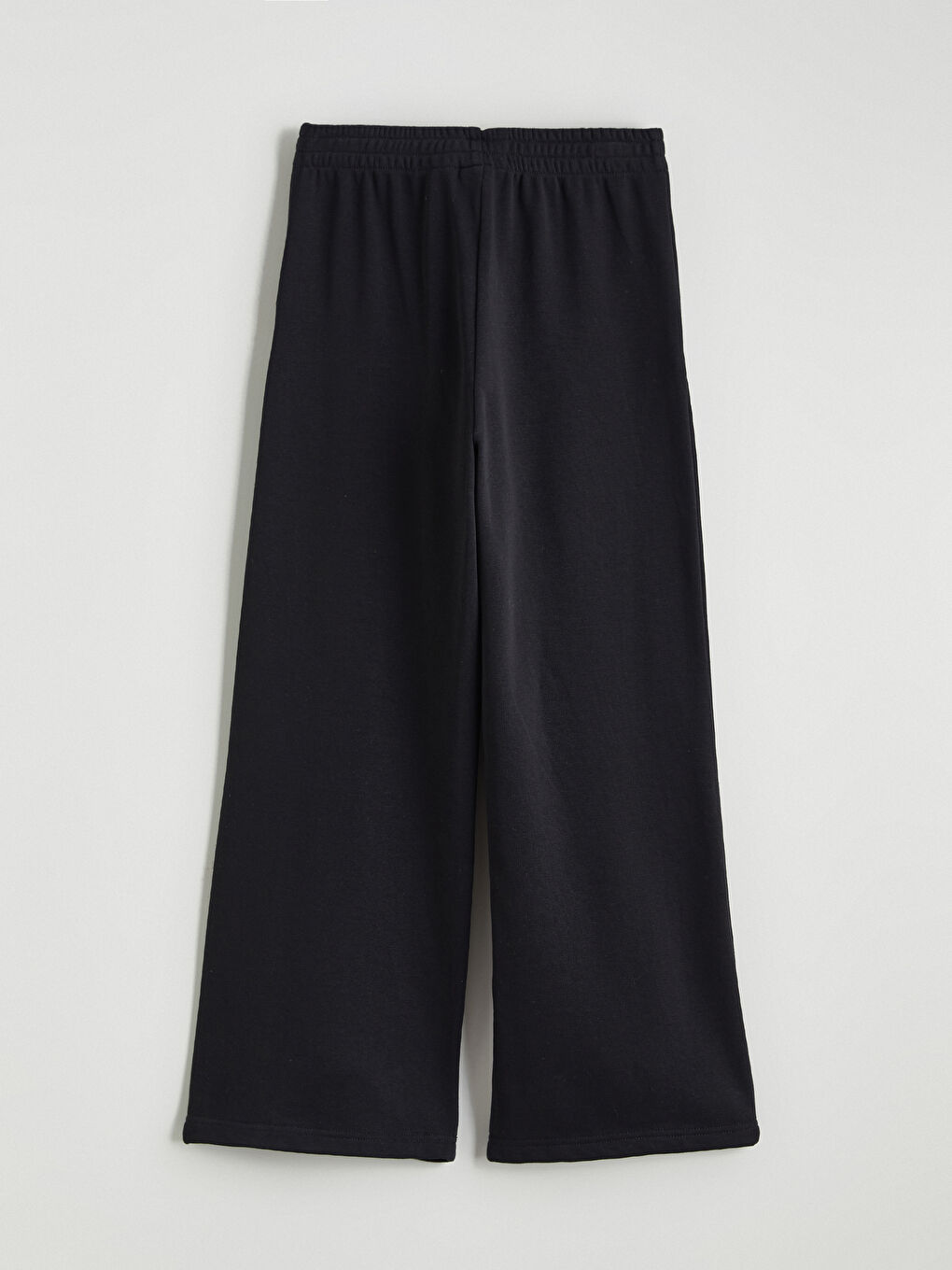 Djevojka CRNA Trenirke-2