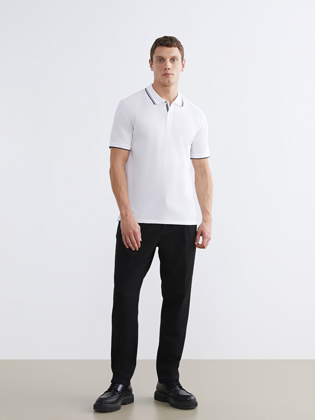 Beyaz Polo Yaka Erkek Tişört-1