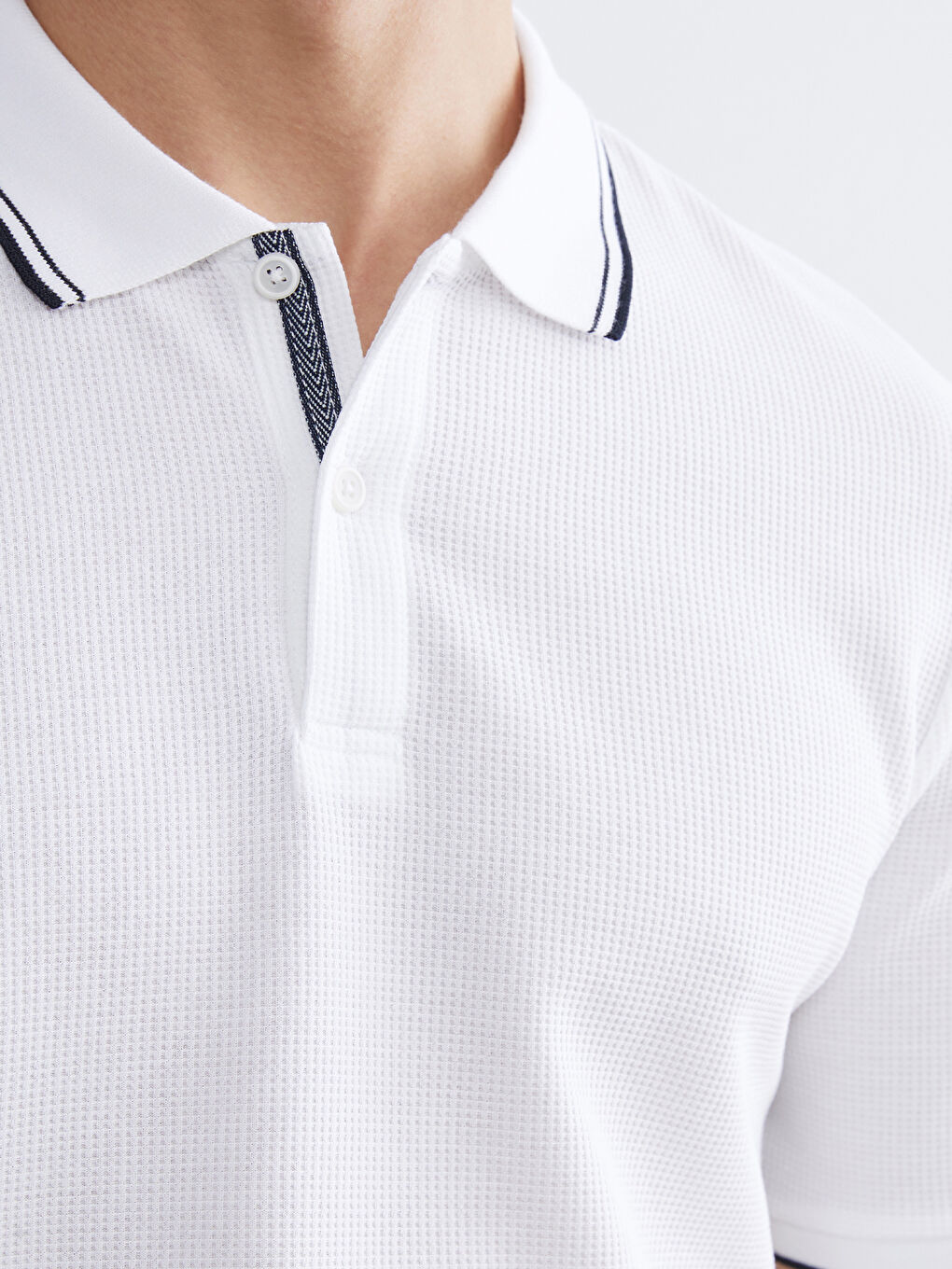 Beyaz Polo Yaka Erkek Tişört-2