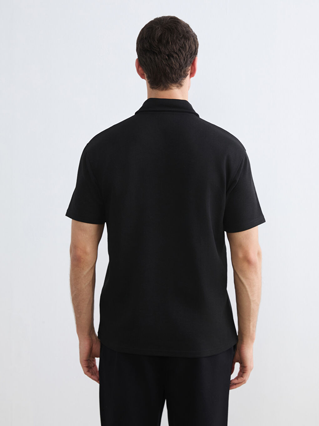 تیشێرت ڕه‌ش پیاو-3