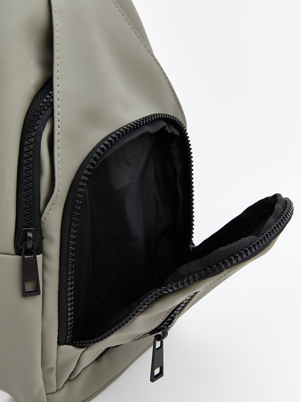 Multi-Compartment Men's Chest Bag-4